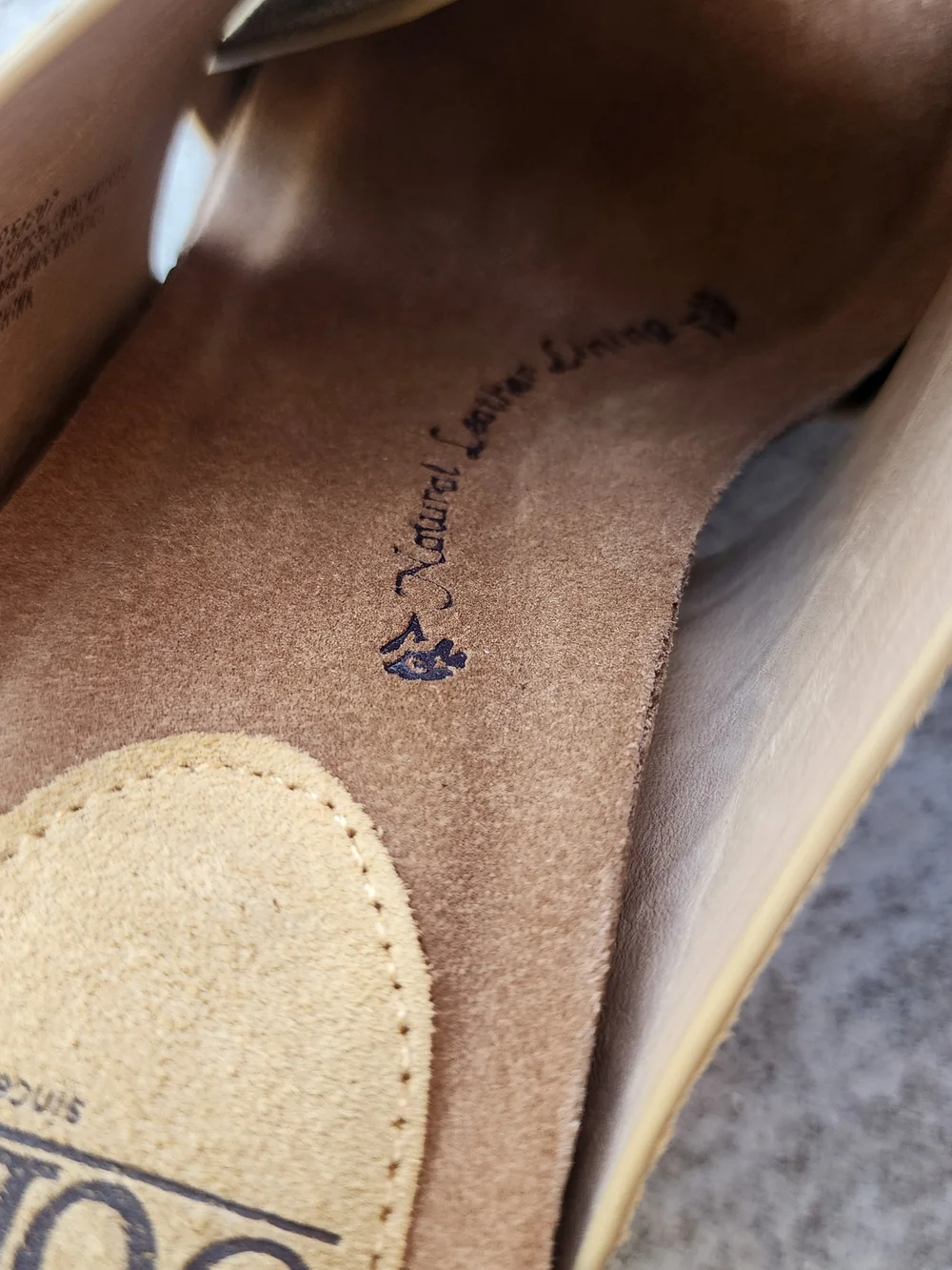 Sofft Ciera Butter Yellow Croc-Embossed Suede Wedge Sandals,‎ Women Sz 8
